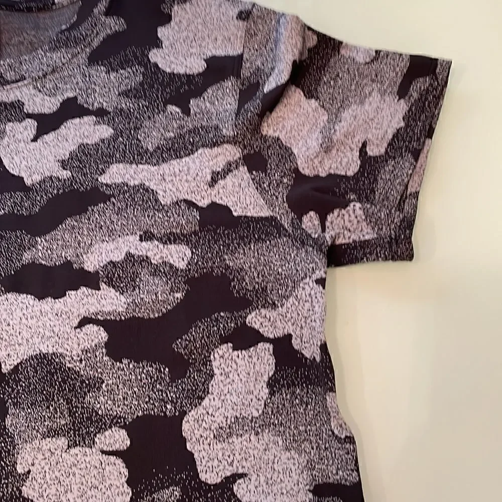 Lululemon top 2 black grey light grey printed